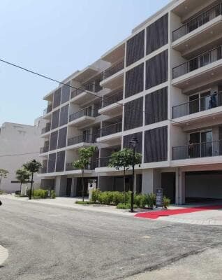 DLF Garden City Floors