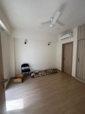 DLF Gardencity Enclave
