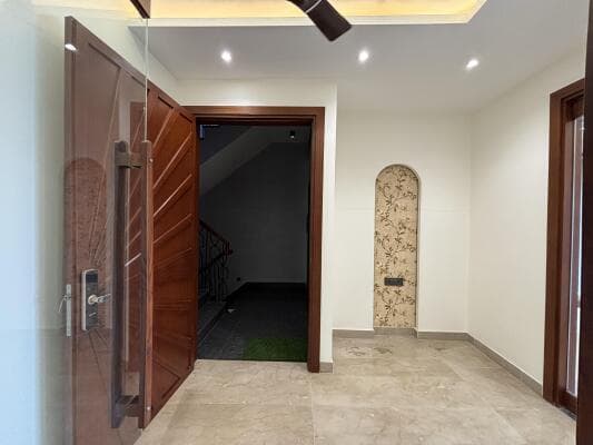 luxury builder floor in sector 57