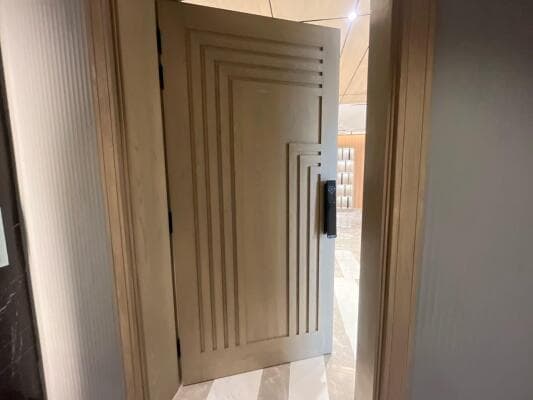 Semi-Furnished 4 BHK Residential for Sale in DLF Phase 1, Gurgaon
