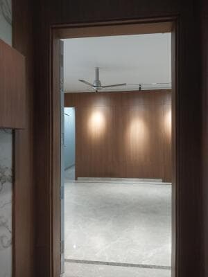 Ultra Luxury Builder floor In Nirvana Country