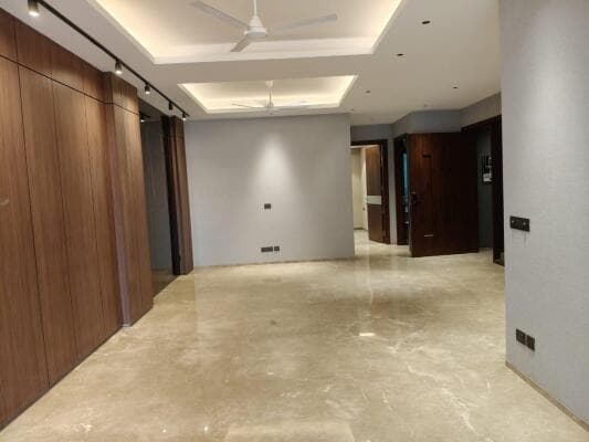 Semi-Furnished 3 BHK Residential for Rent in DLF Phase 2, Gurgaon