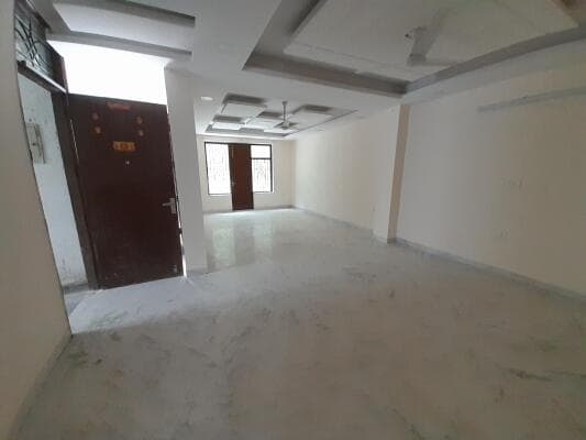 Semi-Furnished 3 BHK Residential for Rent in Sector 40, Gurgaon
