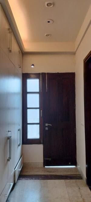 Semi-Furnished 3 BHK Residential for Rent in DLF Phase 3, Gurgaon