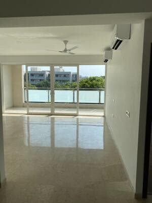 Semi-Furnished 5 BHK Residential for Rent in DLF Phase 3, Gurgaon